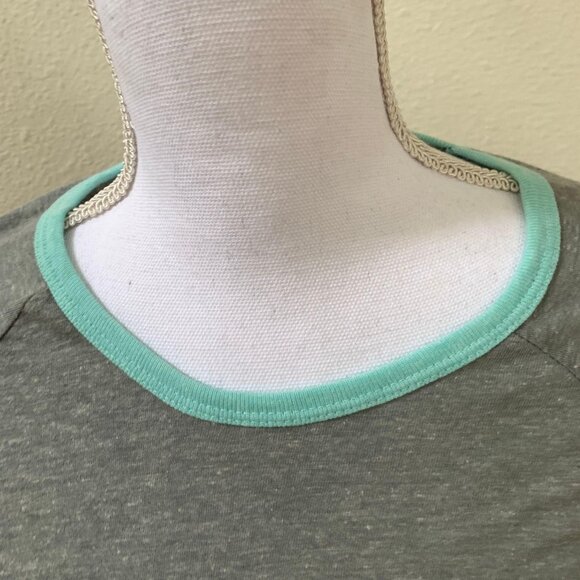LuLaRoe Womens 3/4 Sleeve Gray & Mint Raglan Shirt S - Picture 4 of 5